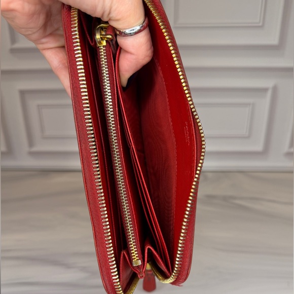 Prada Saffiano Red Zip-Around Long Wallet – Very Good Condition - Picture 13 of 15